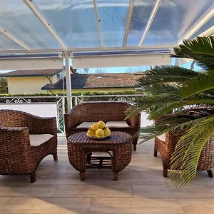 Tra Dei Marmi E Marina Di - Il Melograno Massa (Tuscany)